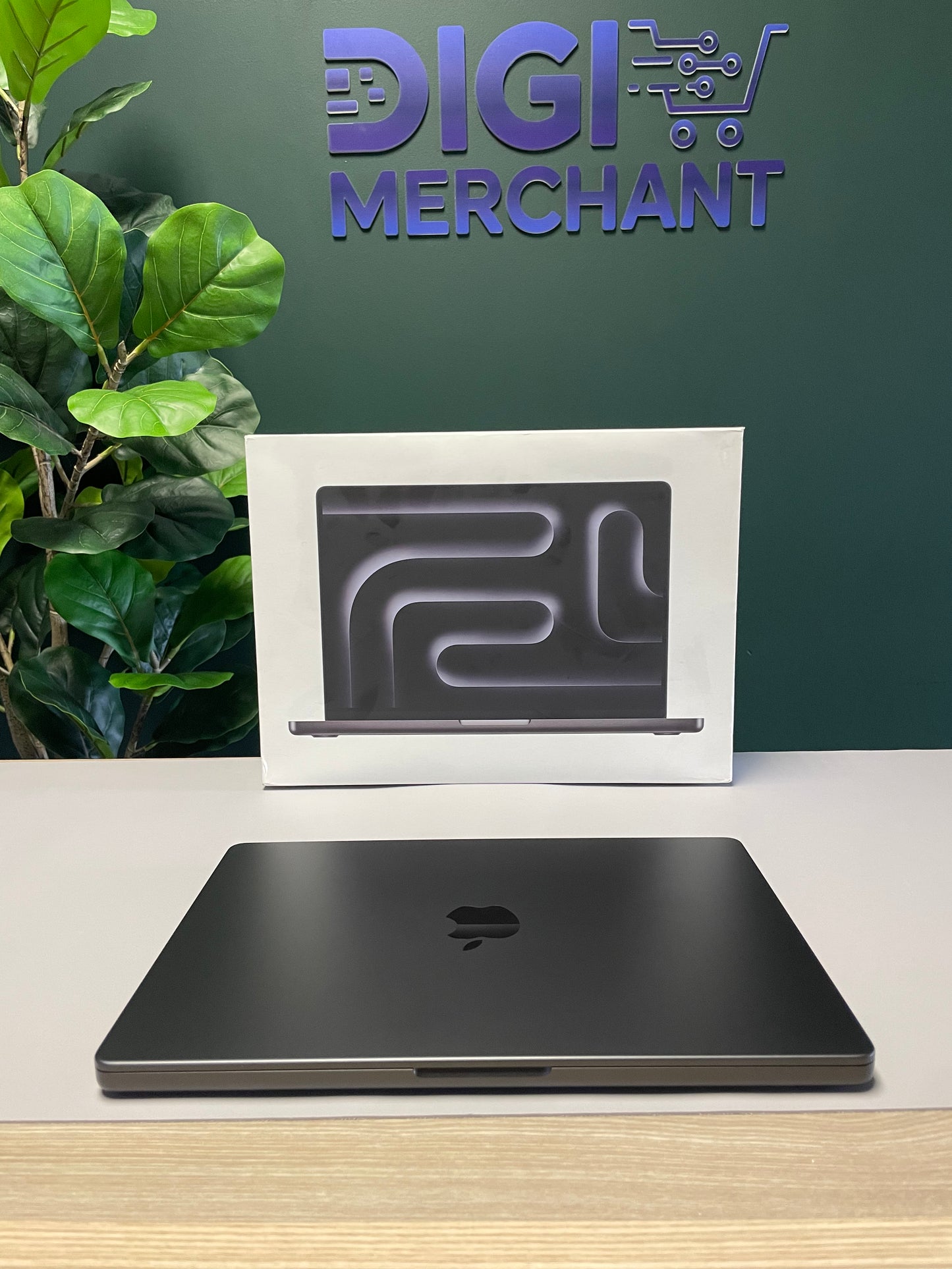 MacBook Pro 14-inch With M4 Chip 512GB | 16GB - Space Black (Pre-owned | Pristine)