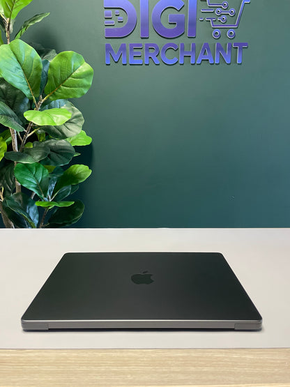 Apple MacBook Pro 14-inch With M5 Chip 512GB | 16GB - Space Black (Pre-owned |A-Grade)