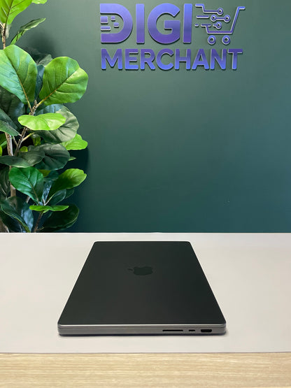 Apple MacBook Pro 14-inch With M5 Chip 512GB | 16GB - Space Black (Pre-owned |A-Grade)