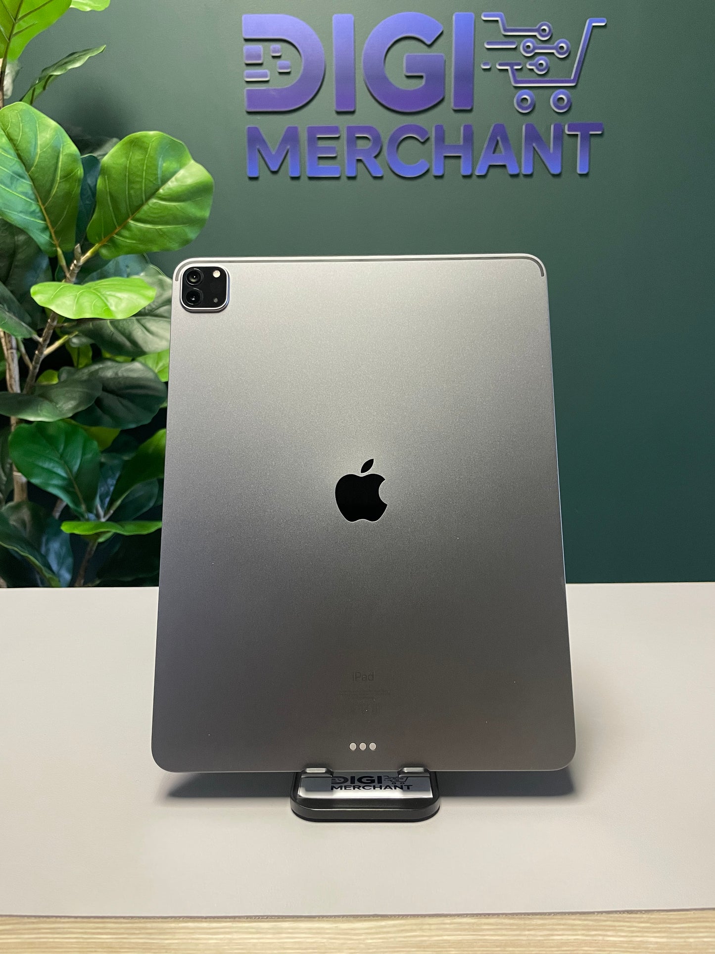 iPad Pro 12.9-inch M1 | Wi-Fi | 256gb - Space Grey (Pre-owned | Pristine)