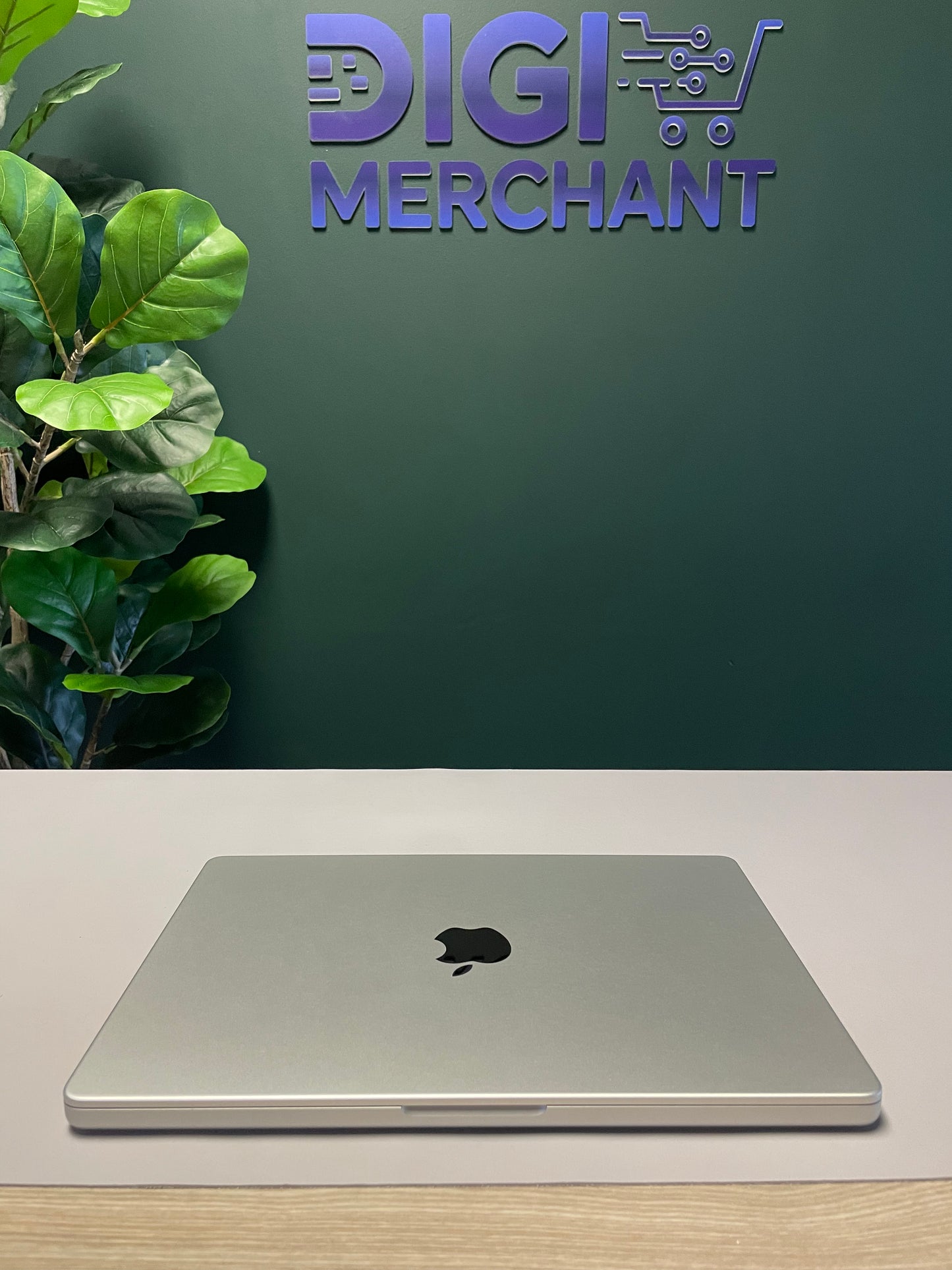 Apple MacBook Pro 14-inch With M4 Pro Chip 512GB | 24GB - Silver (Pre-owned | A-Grade)