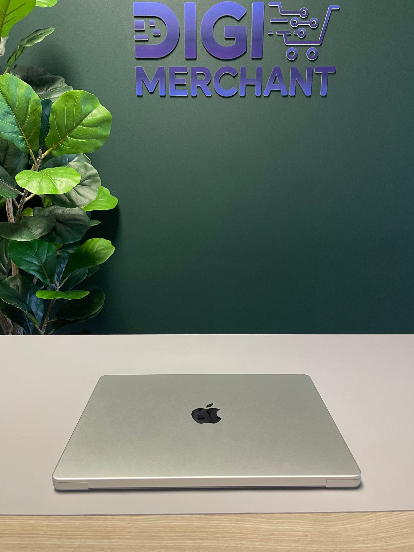 Apple MacBook Pro 14-inch With M4 Pro Chip 512GB | 24GB - Silver (Pre-owned | A-Grade)