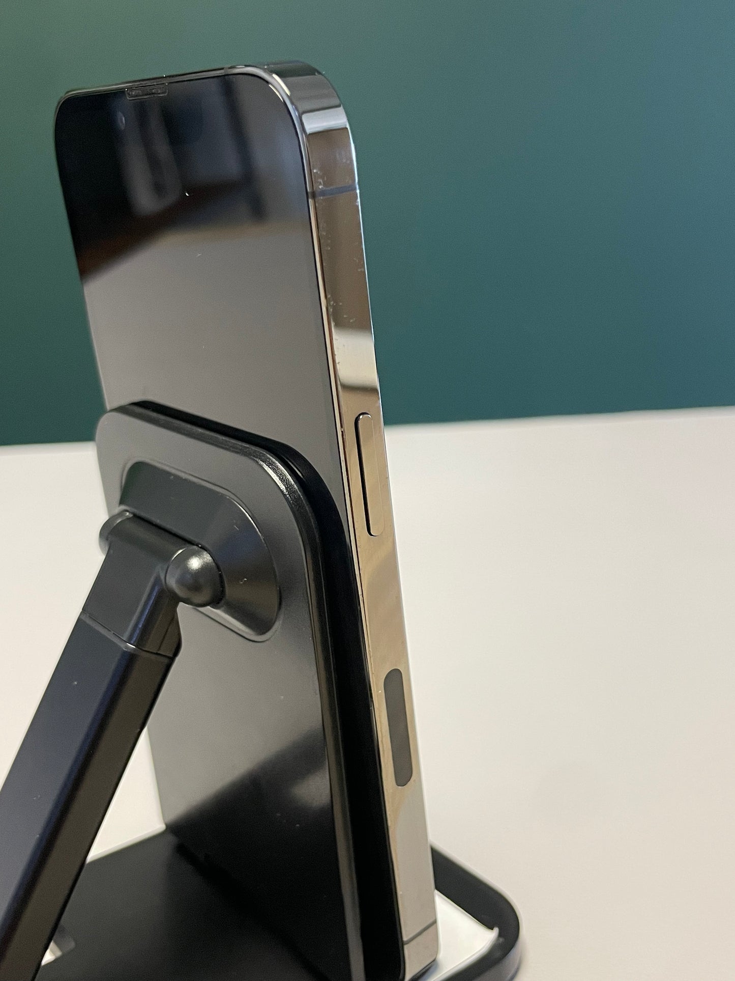 iPhone 13 Pro 256GB - Graphite (Pre-owned | A-Grade)