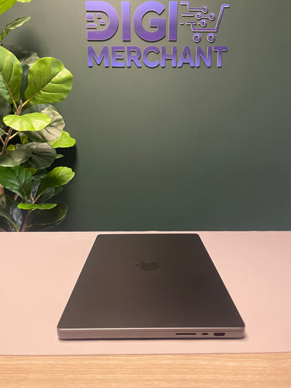 MacBook Pro 16-inch With M4 Pro Chip 512GB | 24GB - Space Black (Pre-owned |A-Grade)