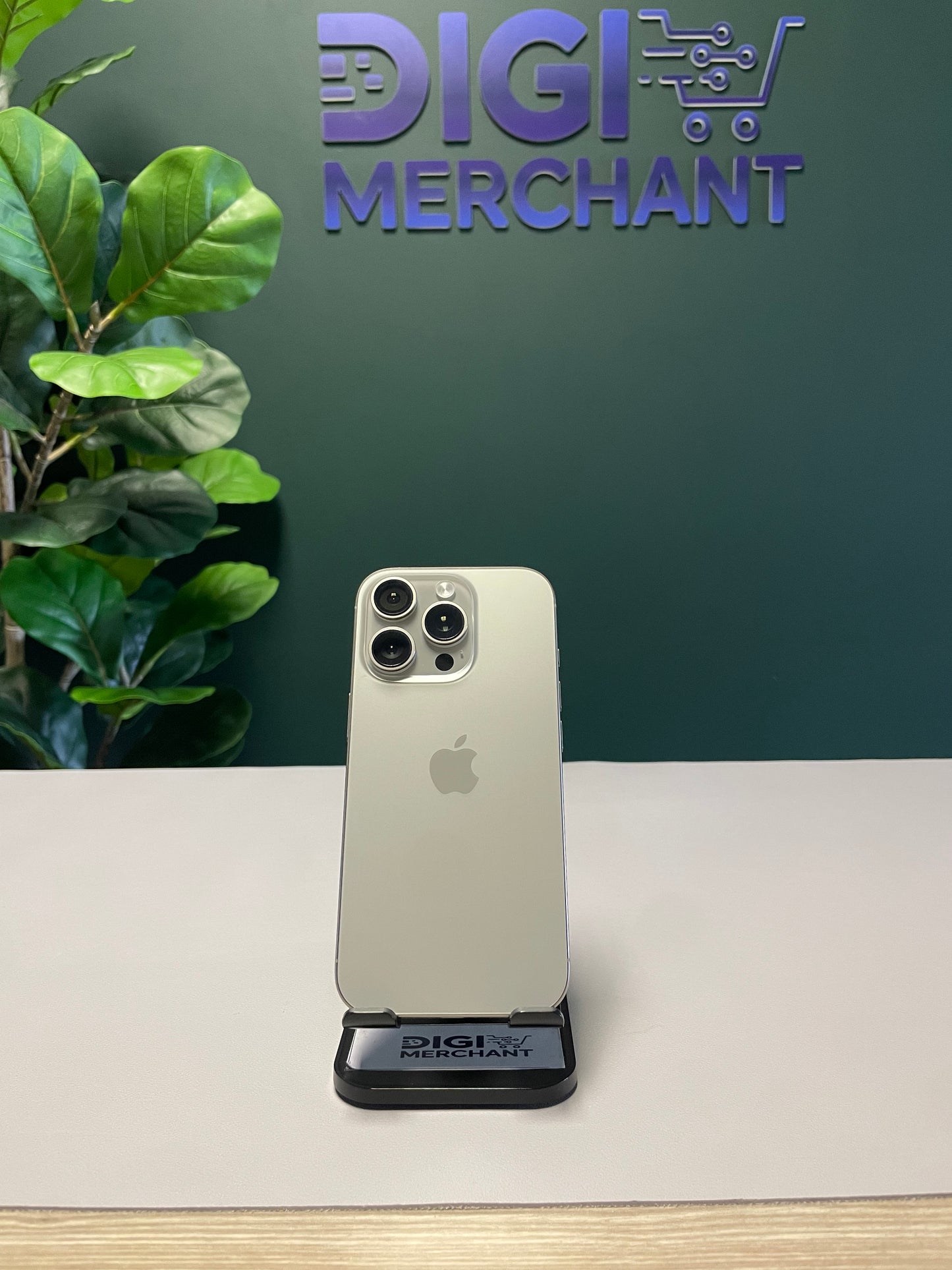 iPhone 16 Pro 128GB - Natural Titanium (Pre-owned | B-Grade)