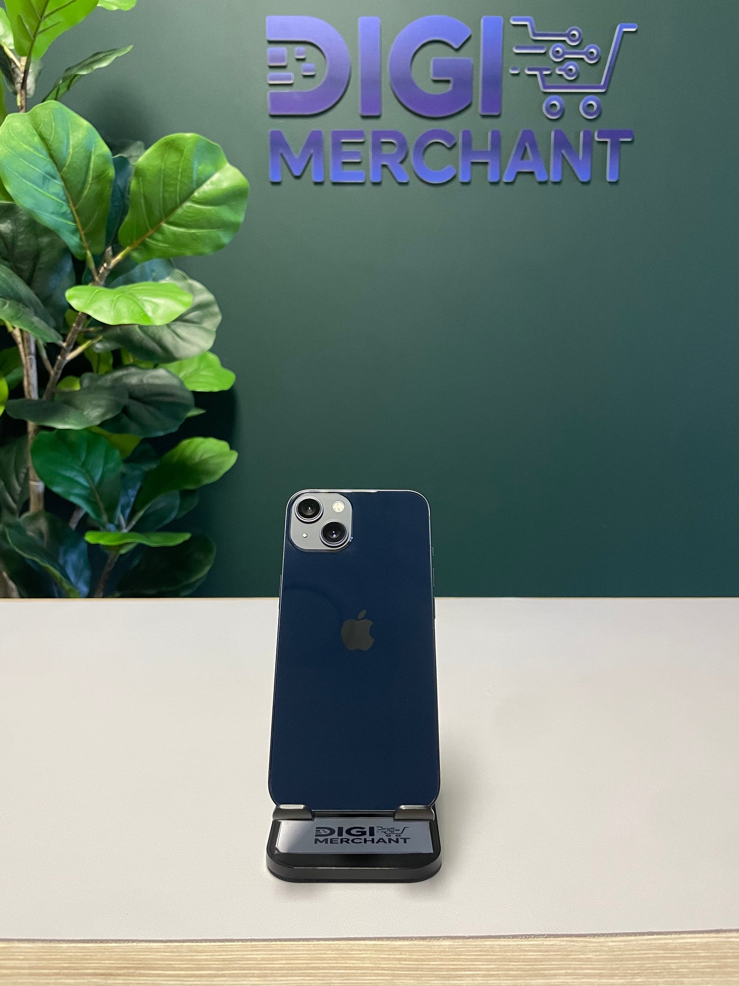 iPhone 13 128GB - Midnight (Pre-owned | Pristine)