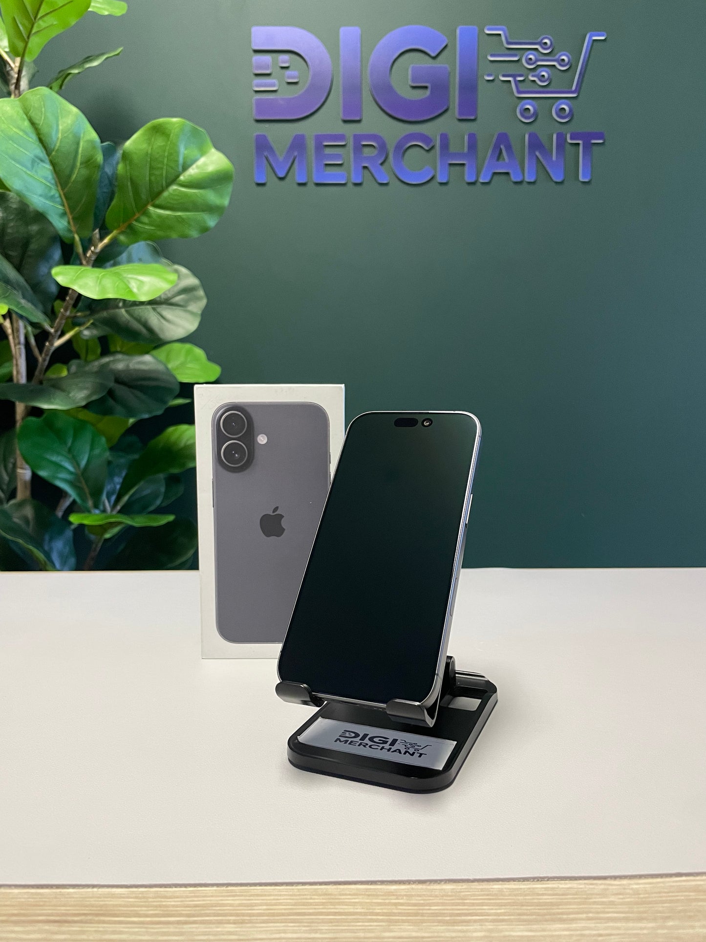 Apple iPhone 17 256GB - Black (Pre-owned | Pristine)