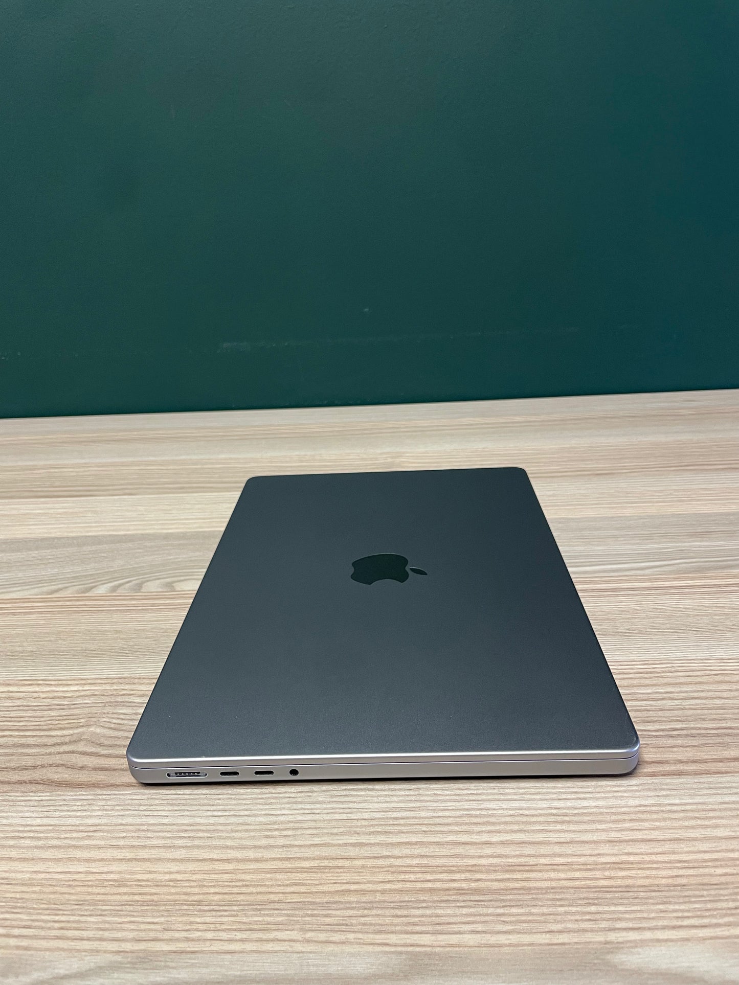 MacBook Pro 14-inch With M1 Pro Chip 512GB | 16GB - Space Grey (Pre-owned | B-Grade)
