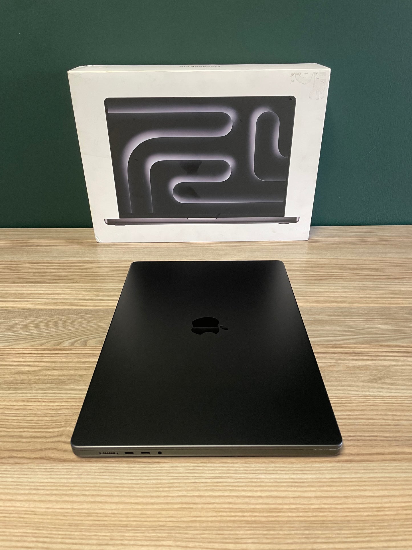 MacBook Pro 16-inch With M3 Pro Chip | 512GB | 18GB - Space Black (Pre-owned | A-Grade)