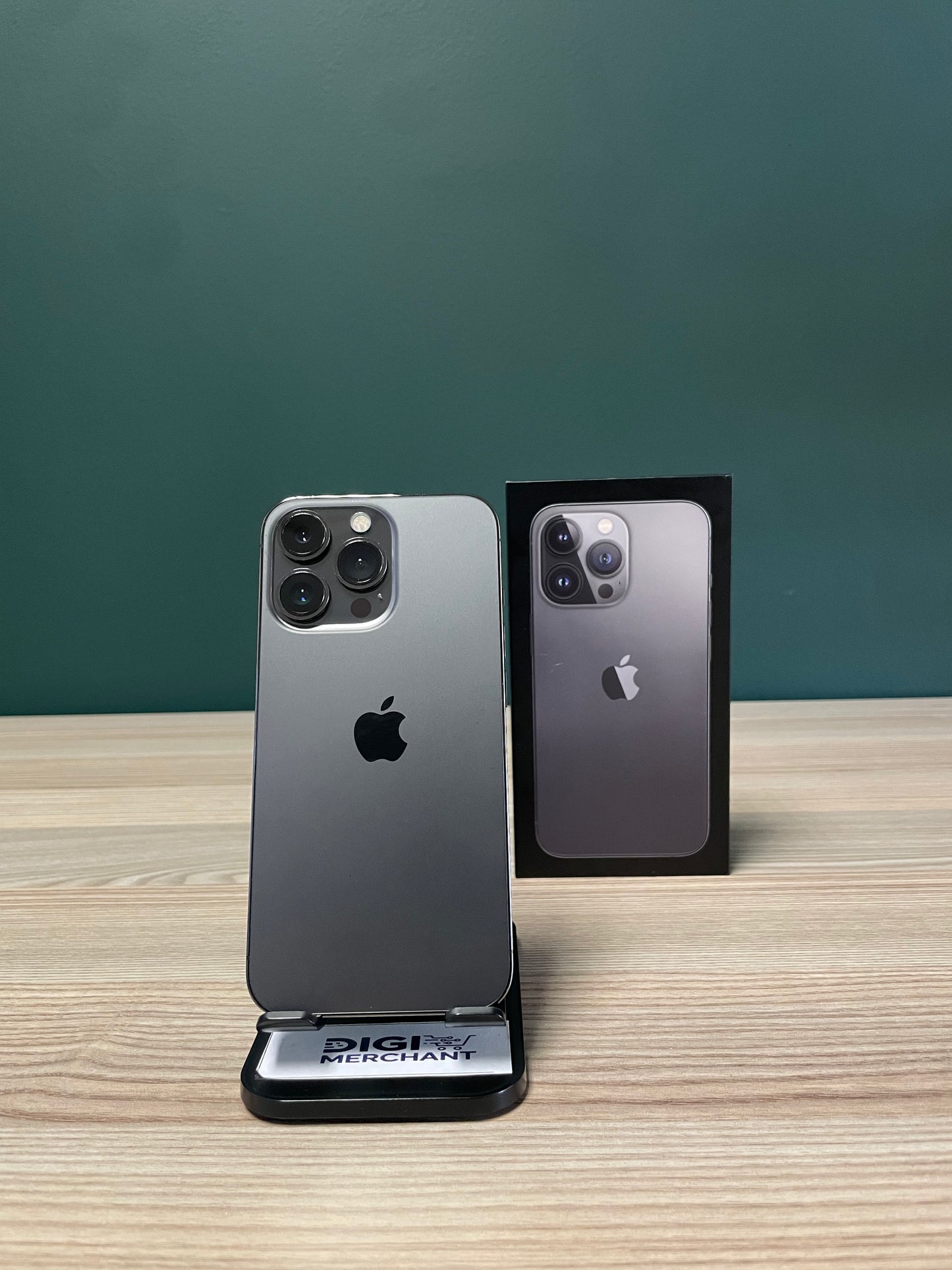 iPhone 13 Pro 256GB - Graphite (Pre-owned | C-Grade)