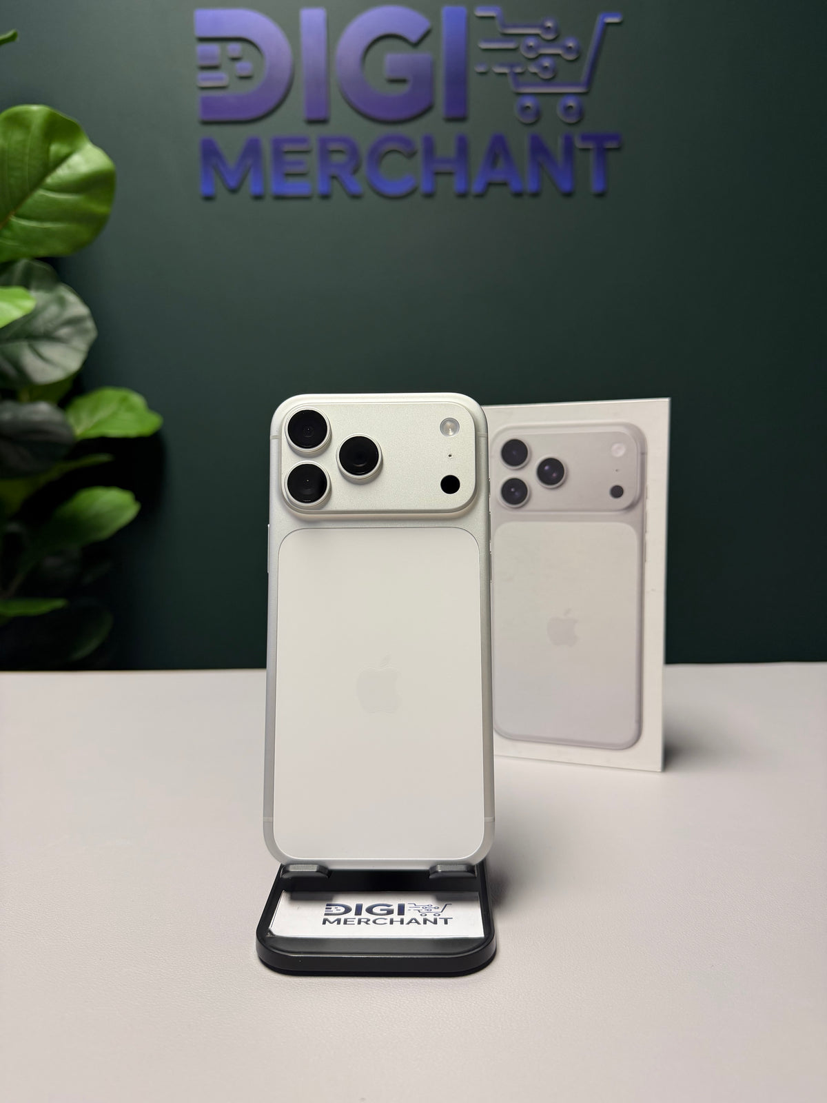 iPhone 17 Pro Max 512GB - Silver eSIM (Pre-owned | A-Grade)